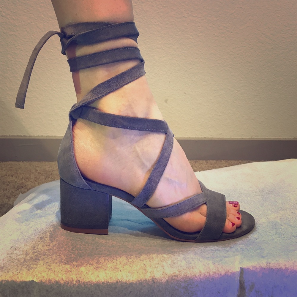 Steve Madden Gray Suede Wrap Around Heels